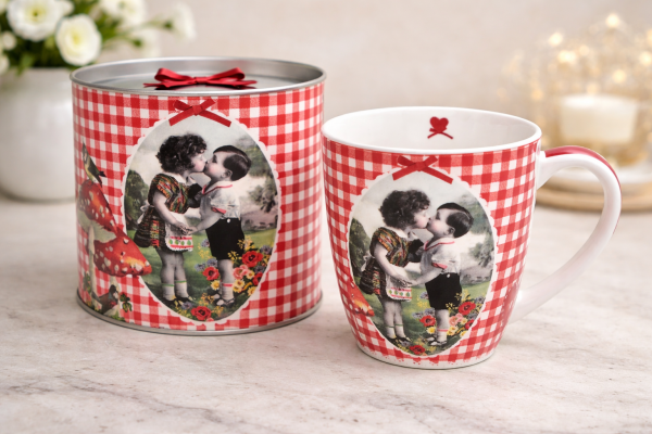 Young Love – Romantischer Porzellanbecher im Vintage-Design mit Geschenkdose