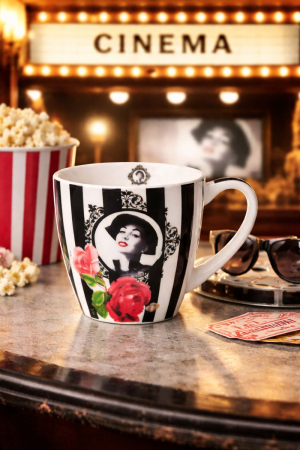 „Porzellantasse Cinema Diva – Glamour im Geschenkformat“